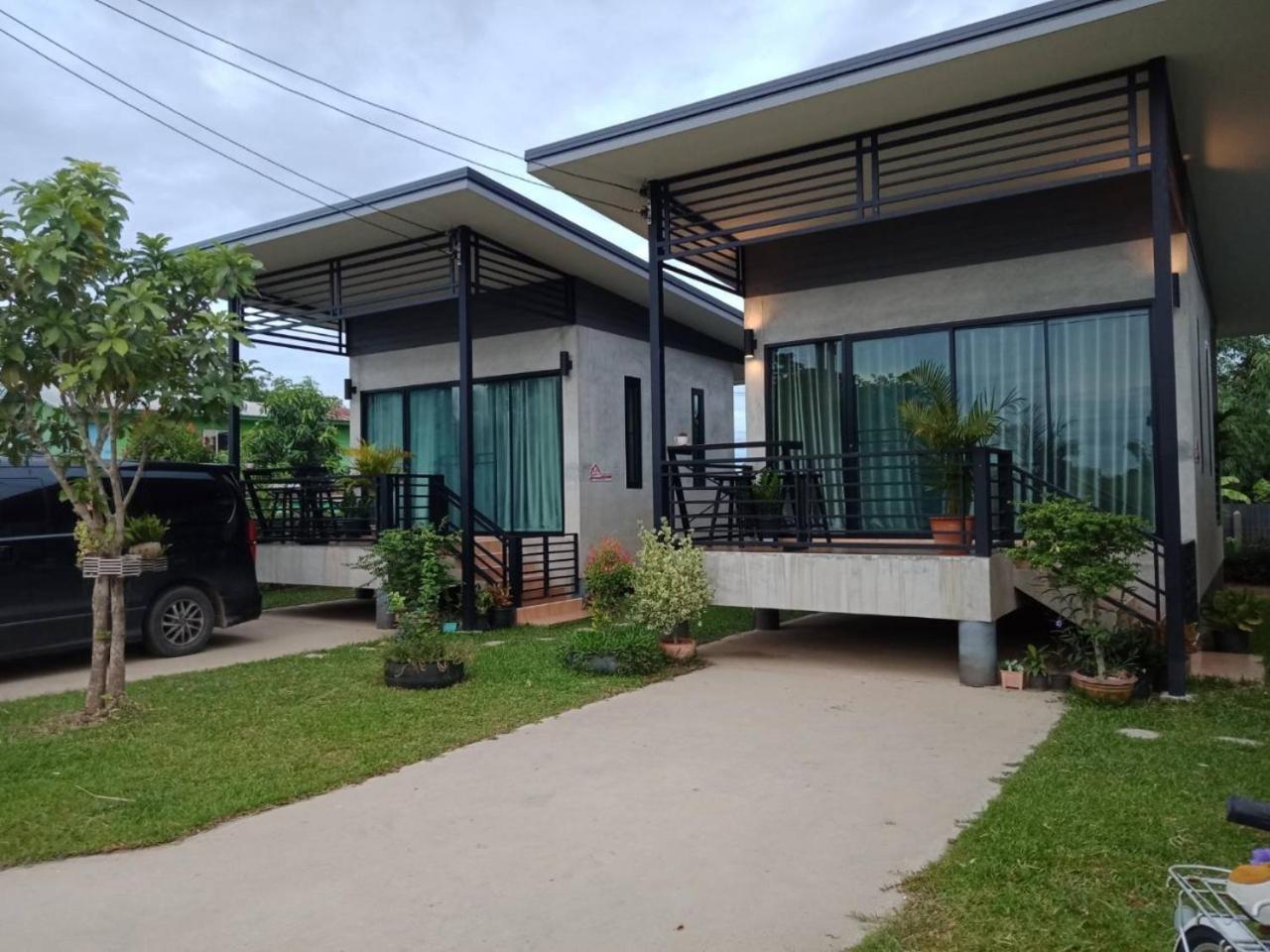 บ้านแม่อุทัยธานี Baanmae Uthaithani Екстериор снимка